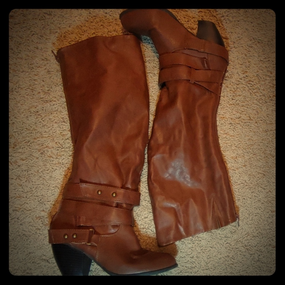 Knee height, heeled boots. Women's size 7